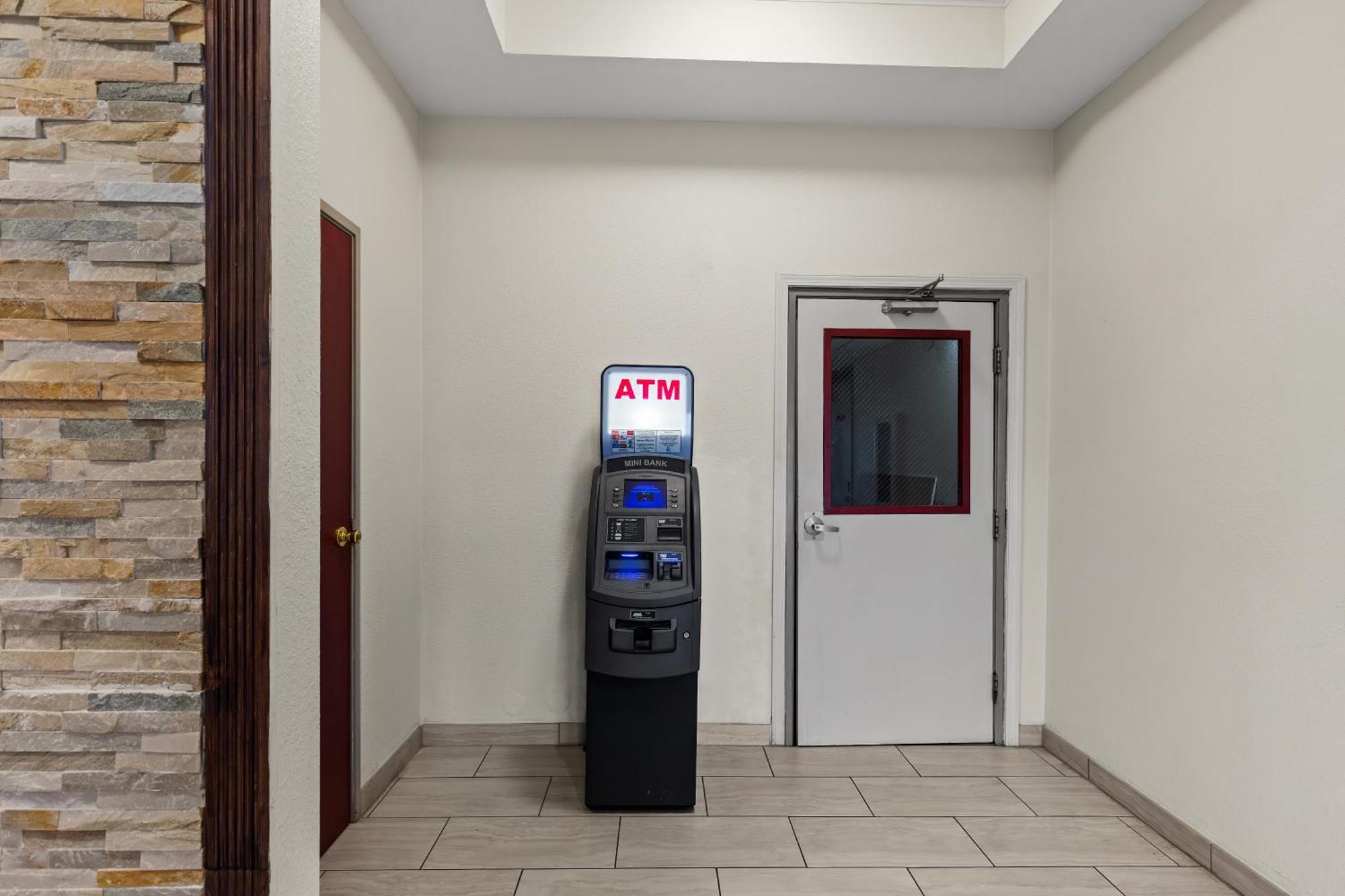 Red Lion Inn & Suites Caseyville Bagian luar foto