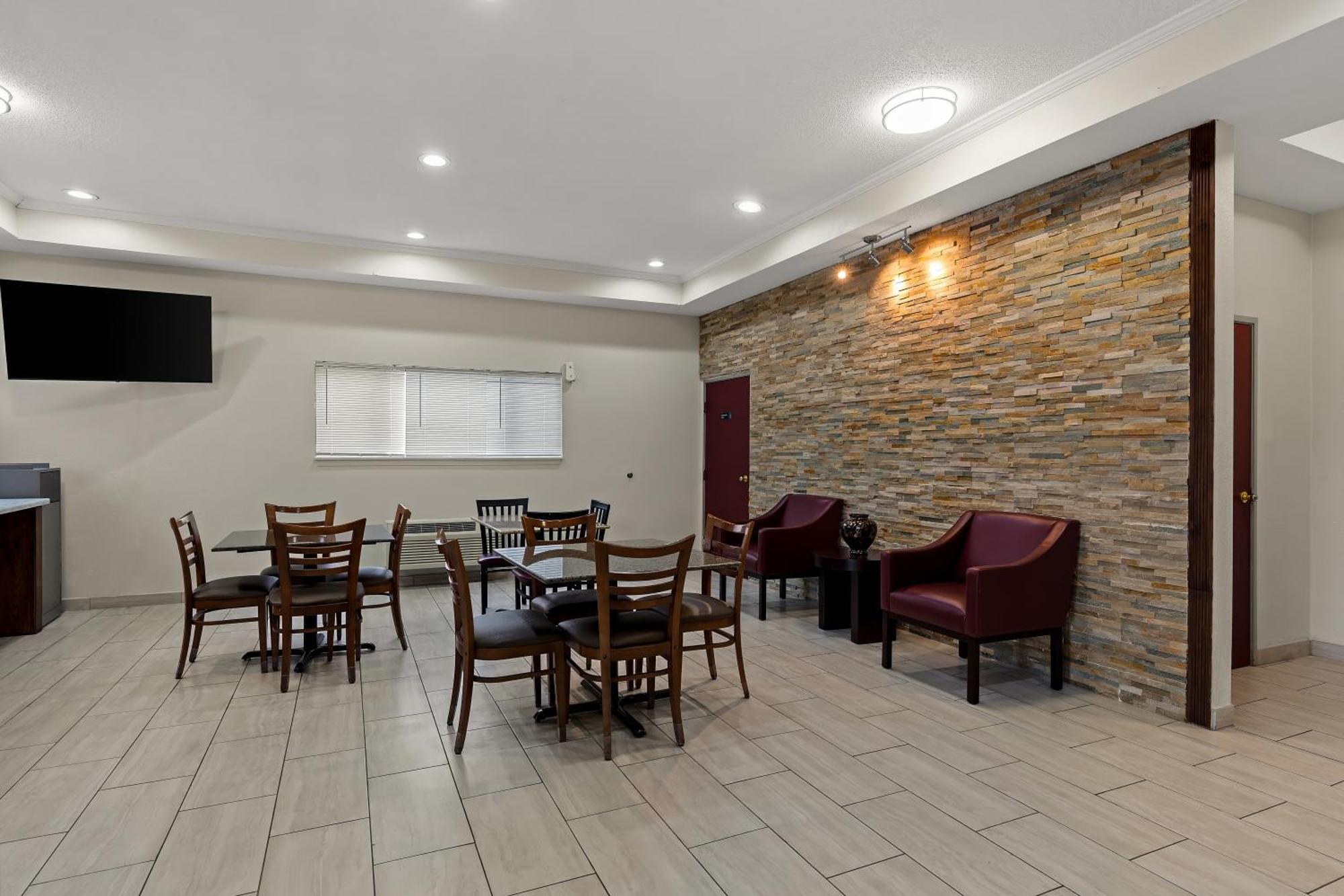 Red Lion Inn & Suites Caseyville Bagian luar foto