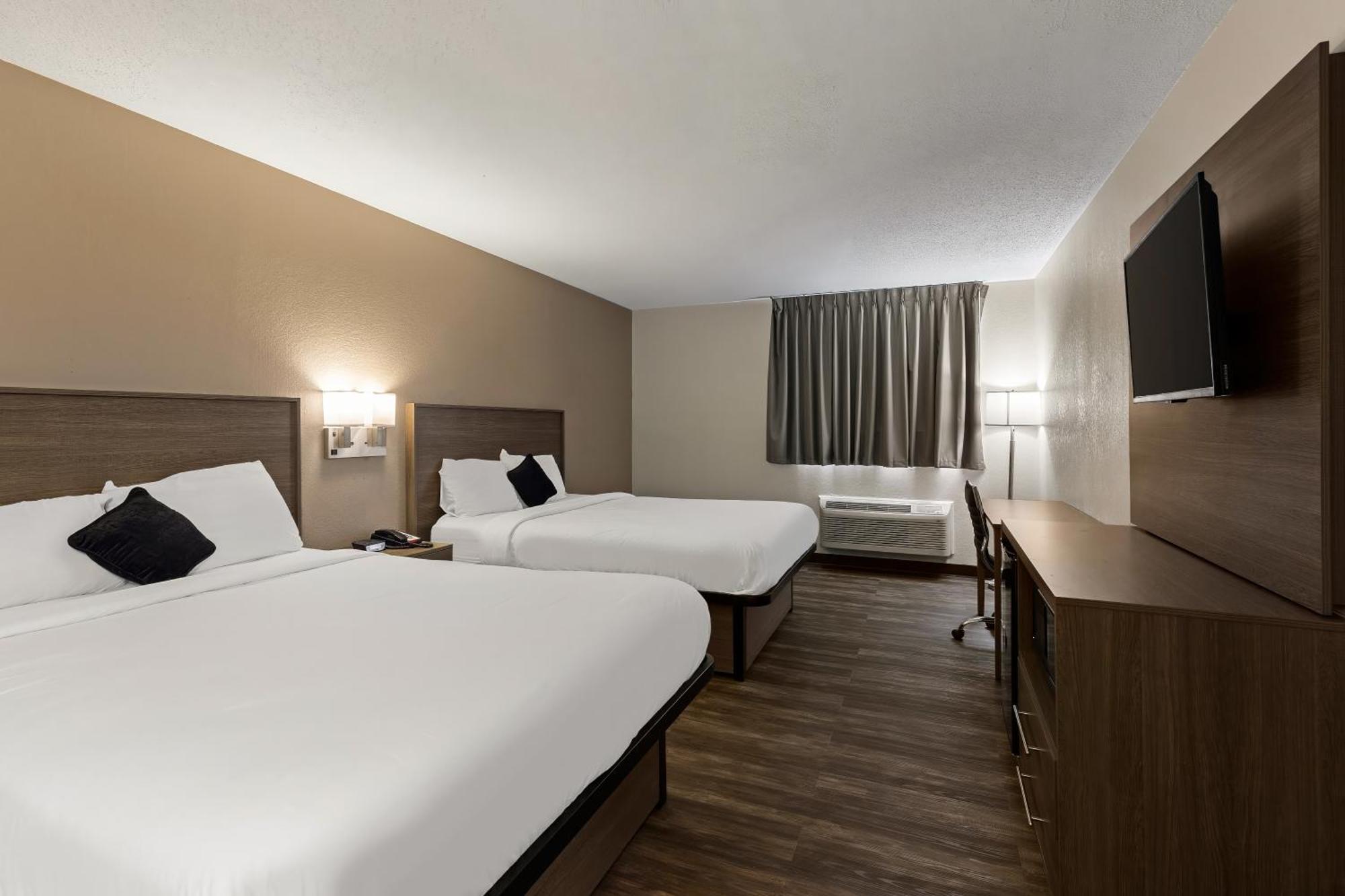 Red Lion Inn & Suites Caseyville Bagian luar foto