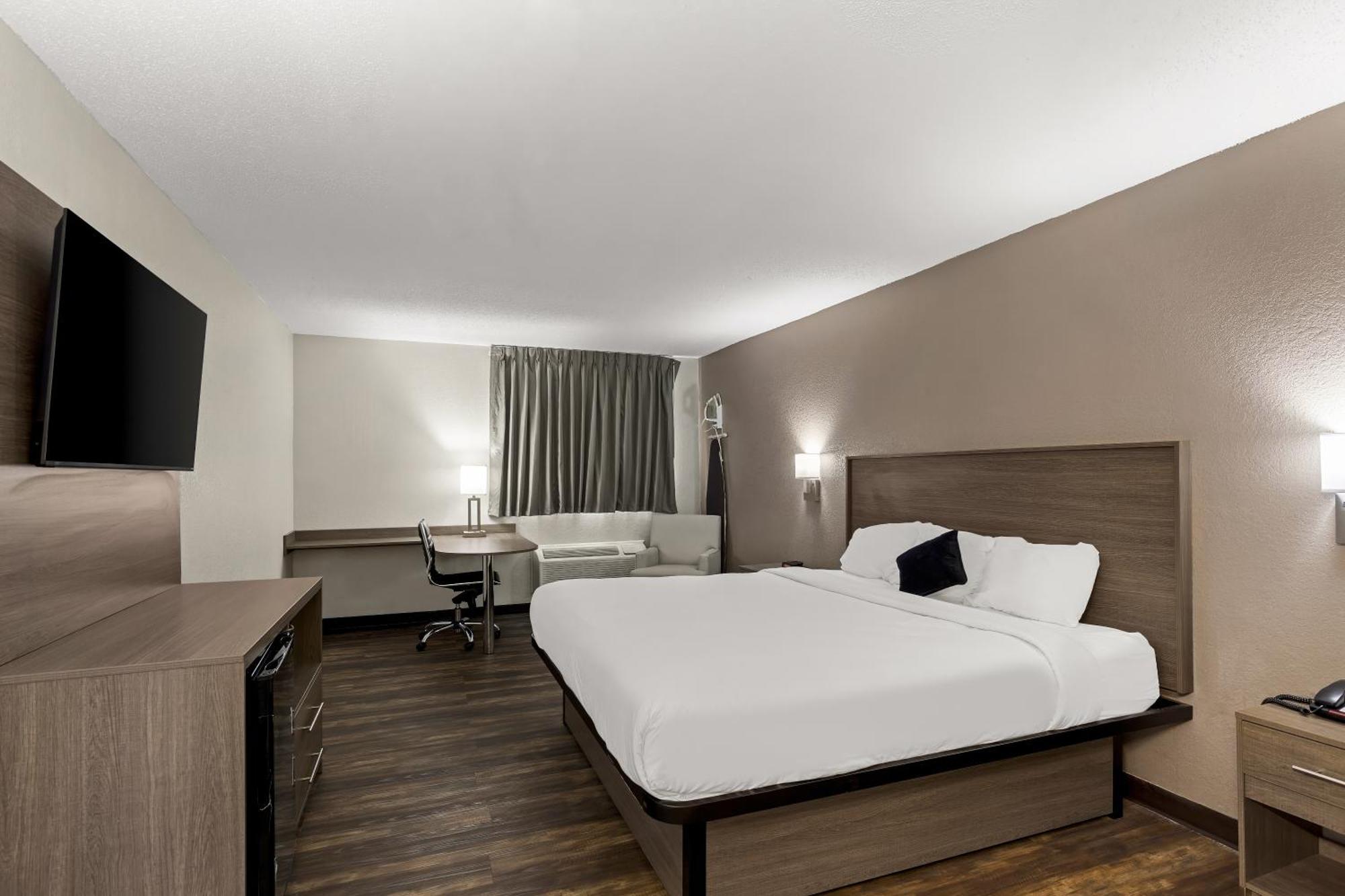 Red Lion Inn & Suites Caseyville Bagian luar foto