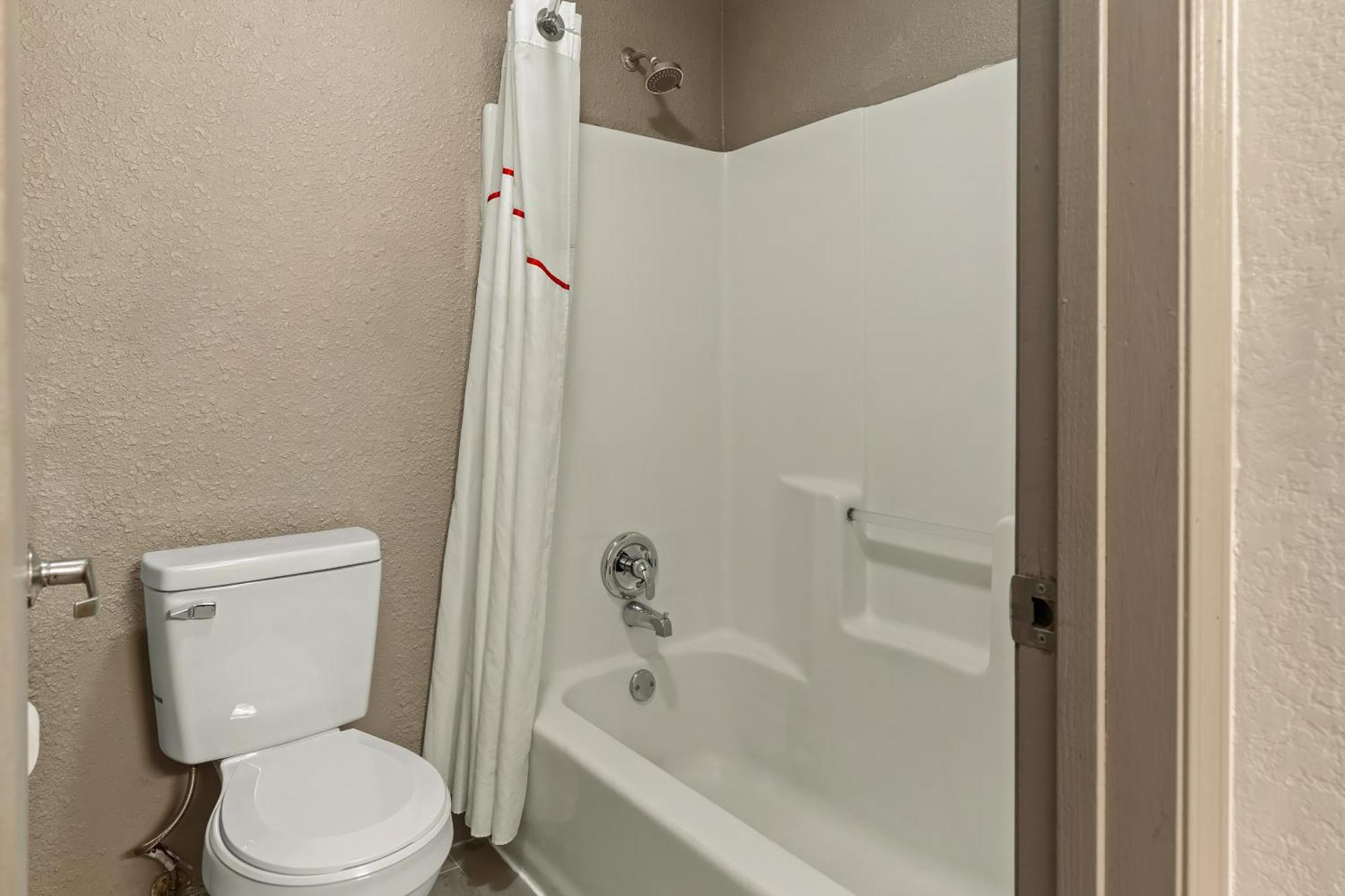 Red Lion Inn & Suites Caseyville Bagian luar foto