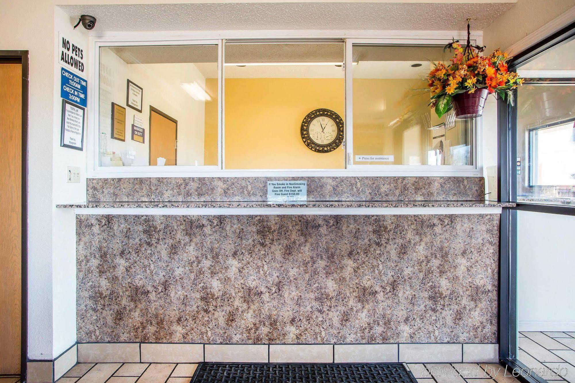 Red Lion Inn & Suites Caseyville Bagian luar foto