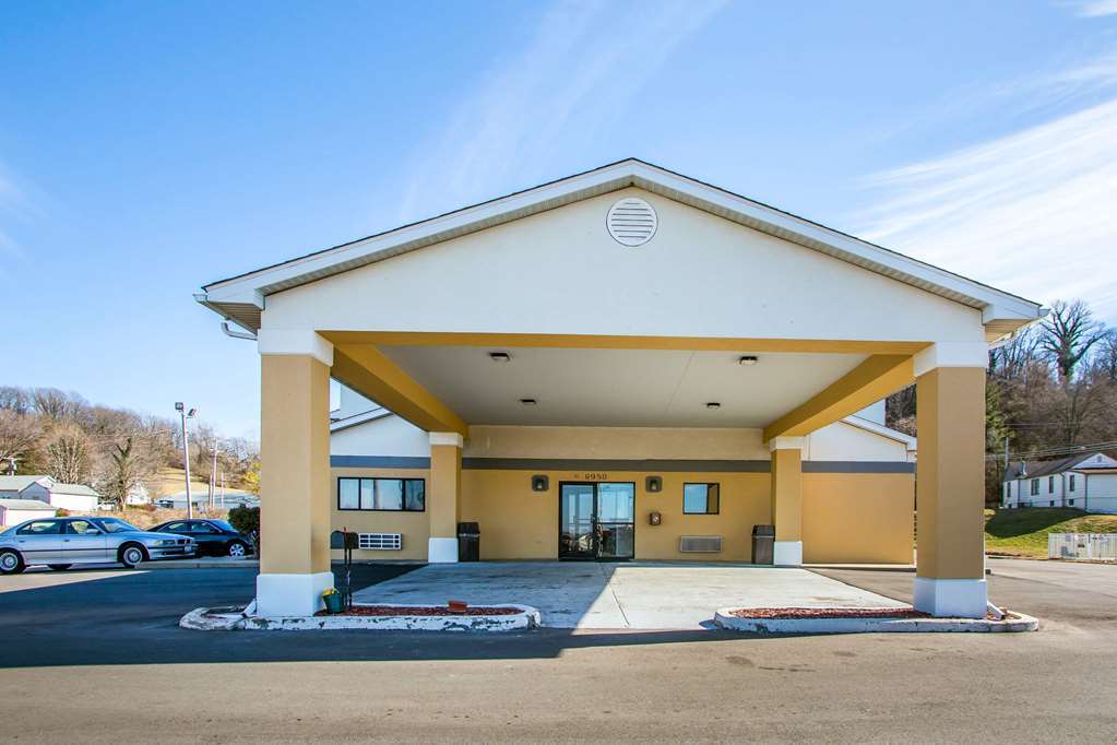 Red Lion Inn & Suites Caseyville Bagian luar foto